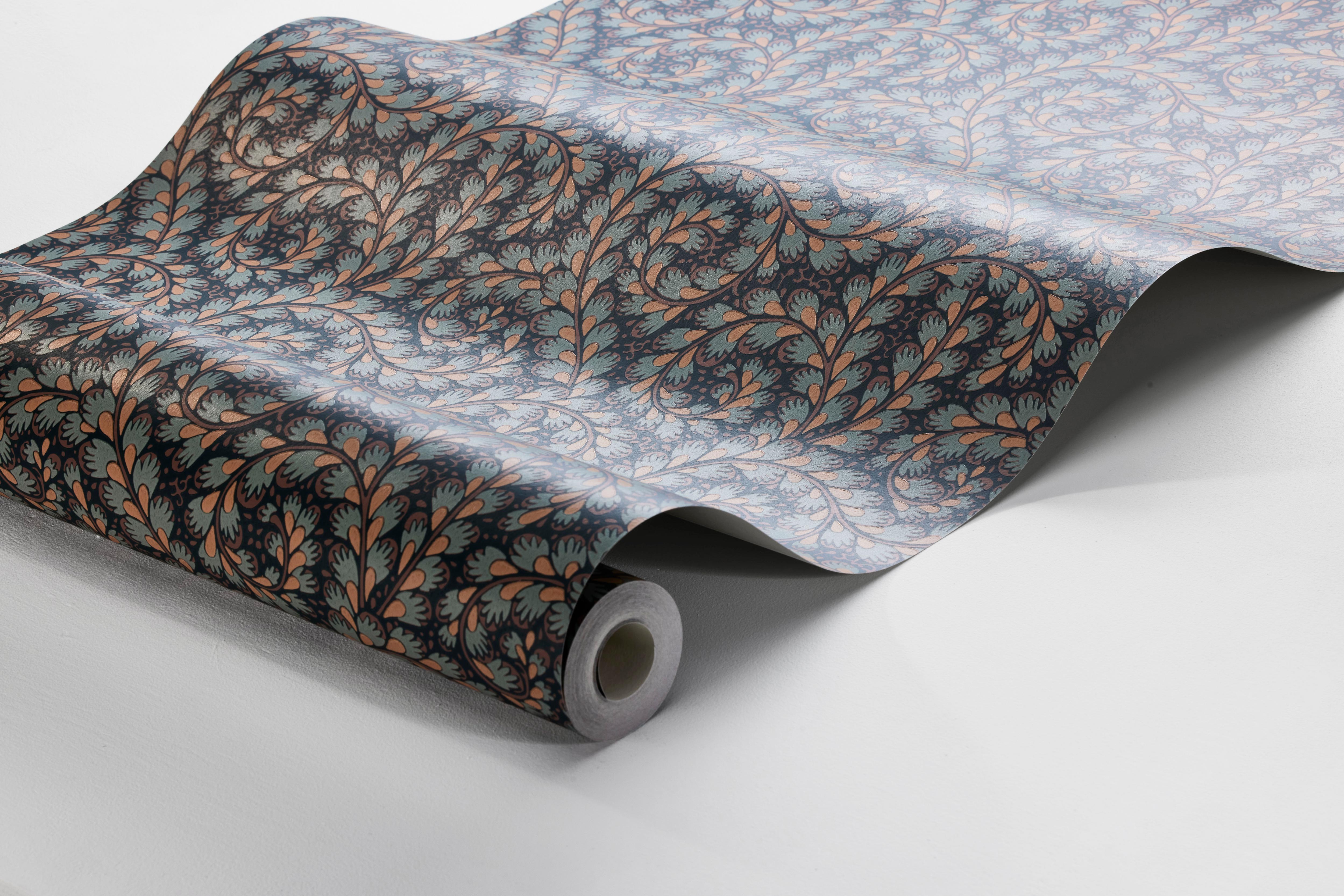 Wild Ferns, tapet i mörkt blå botten